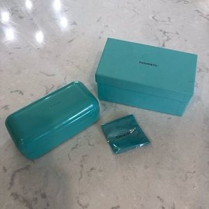 TIFFANY & Co. sunglasses case